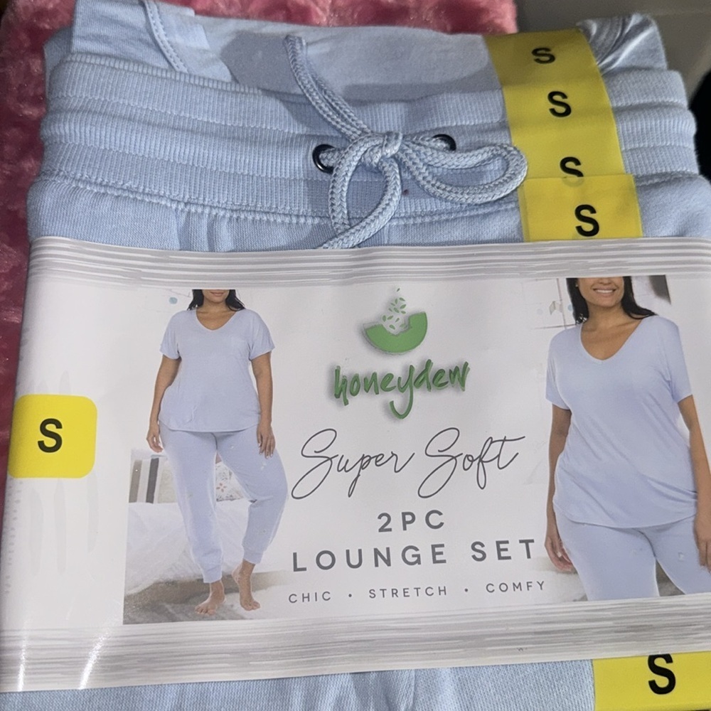 brand new super soft, two-piece lounge set size small women’s - Picture 5 of 5